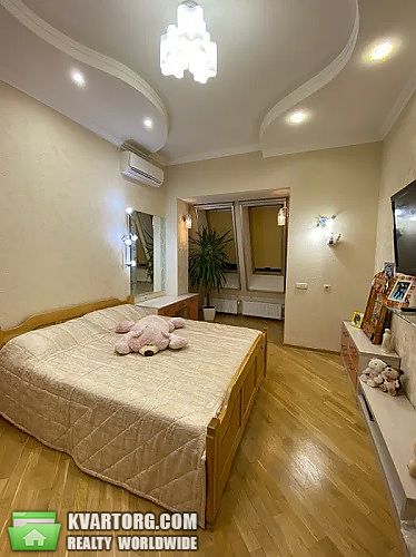Sell 5-room apartment. Киев,  Святошинская — photo 10