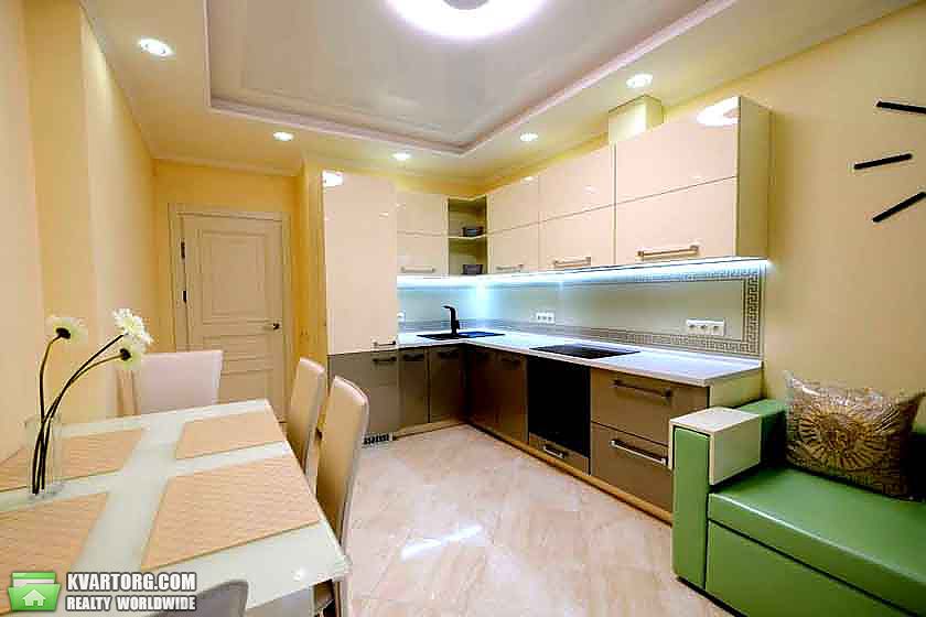 Rent out 2-room apartment. Киев,  Драгоманова — photo 4