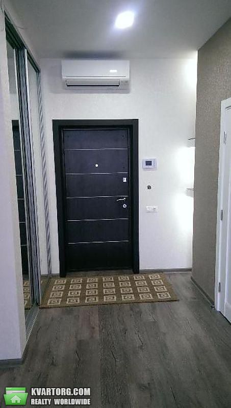 Rent out 2-room apartment. Киев,  Щорса — photo 9