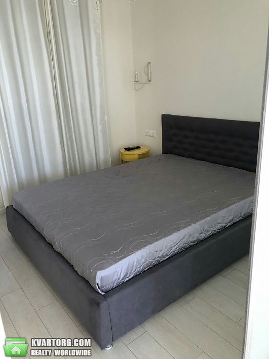 Rent out 1-room apartment. Киев, сергея данченко — photo 4