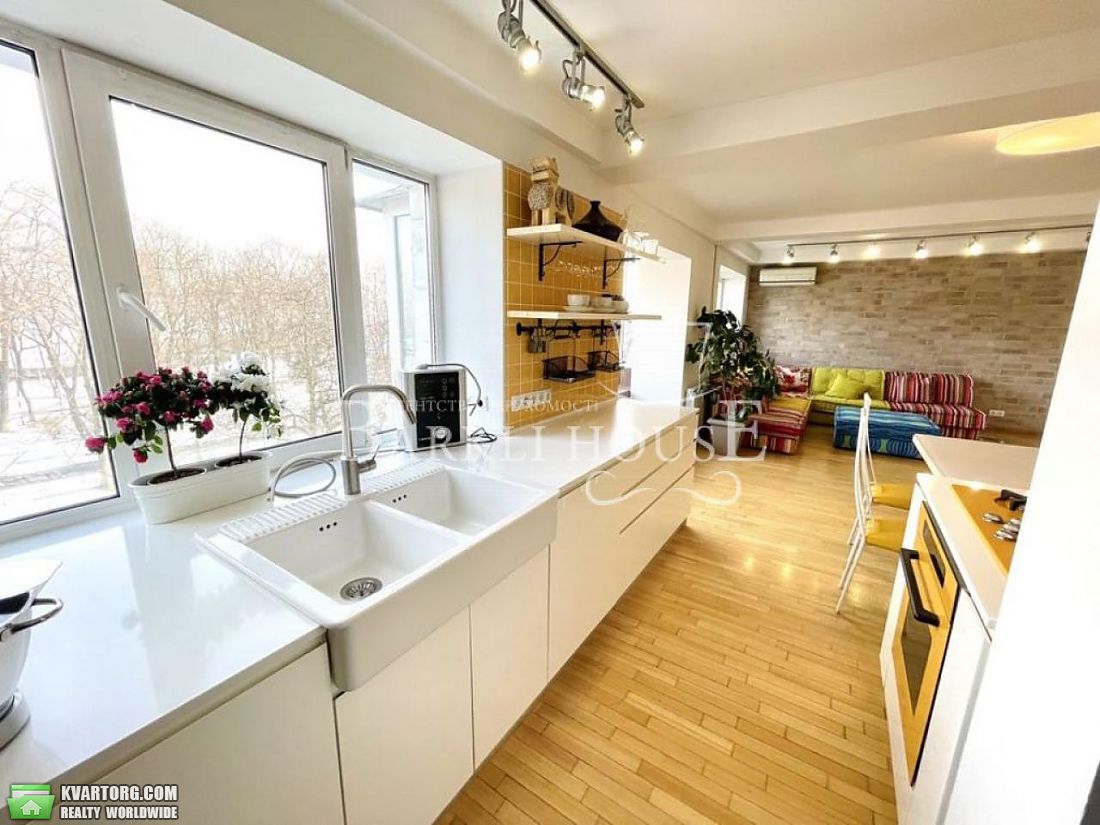 Rent out 3-room apartment. Киев, Лаврская — photo 2