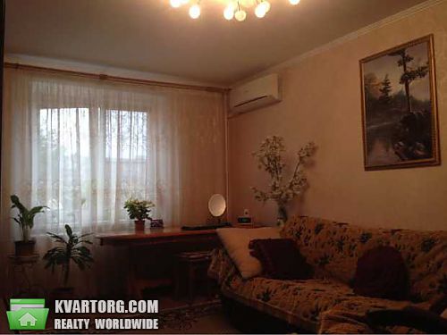 Sell 2-room apartment. Киев,  40-летия Октября просп — photo 1