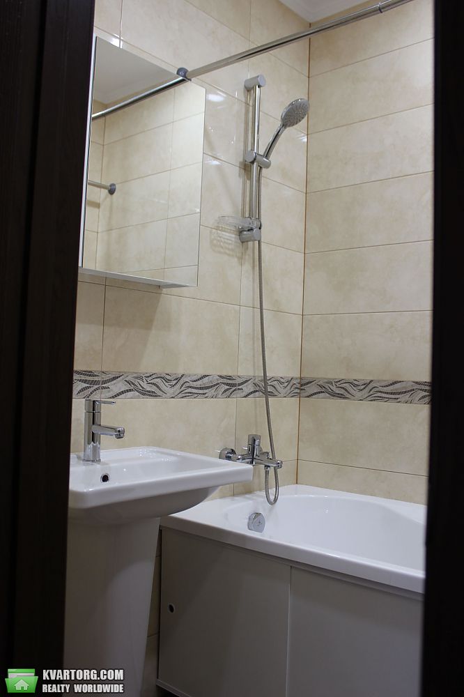 Rent out 2-room apartment. Киев,  Клавдиевская — photo 4