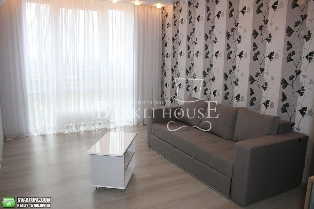 Rent out 1-room apartment. Киев,  Петрицкого — photo 1