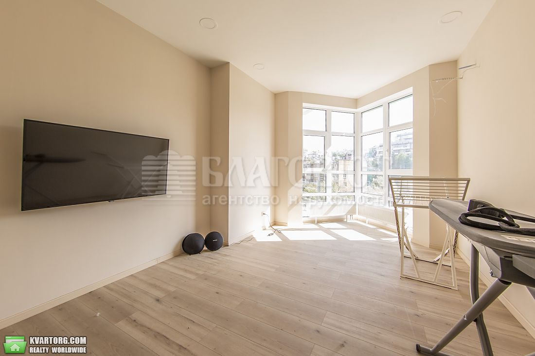 Rent out 2-room apartment. Киев,  Саперное поле — photo 3