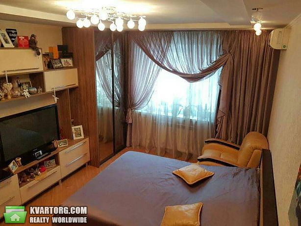 Rent out 2-room apartment. Киев,  Декабристов — photo 3