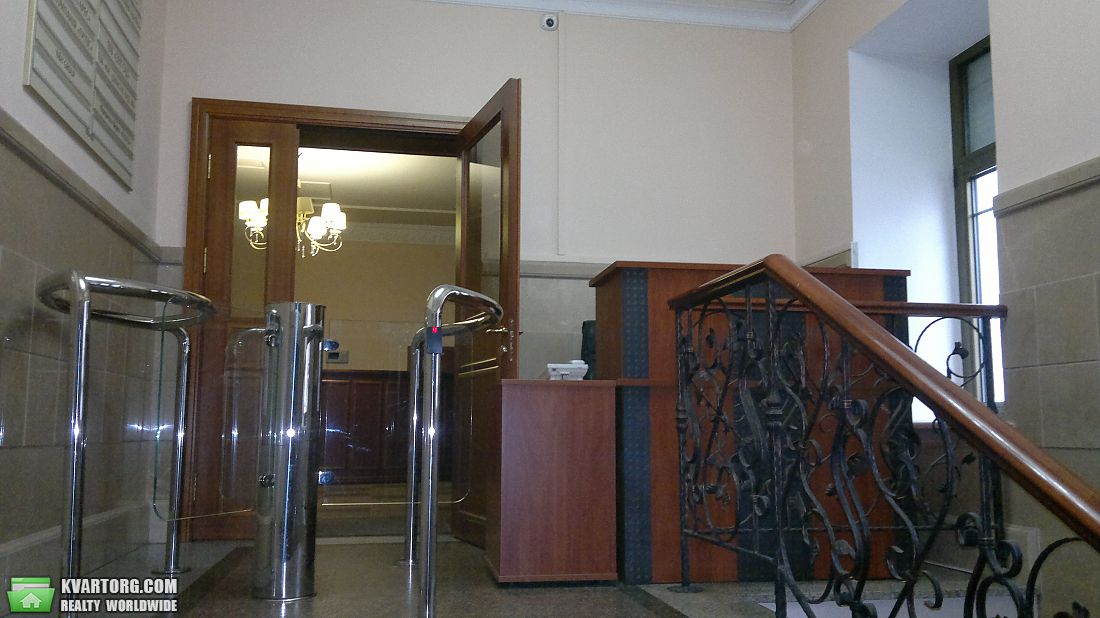 Rent out office. Киев, Липская — photo 1