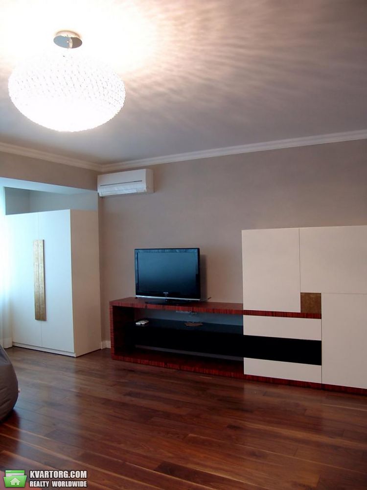 Rent out 2-room apartment. Киев,  Ереванская — photo 3