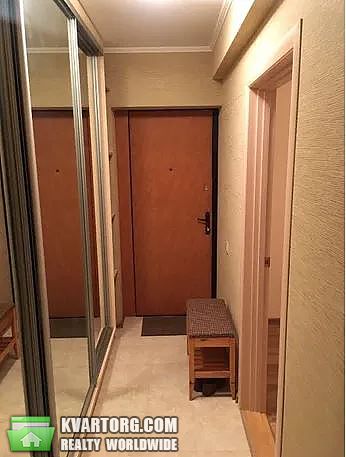 Rent out 2-room apartment. Киев,  Жмеринская — photo 2