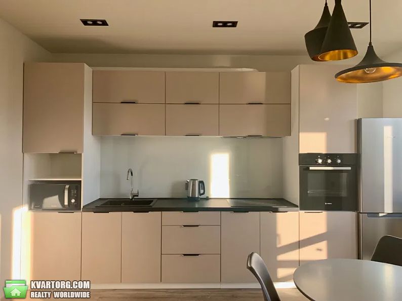 Rent out 1-room apartment. Киев, Нижнеключевая — photo 3