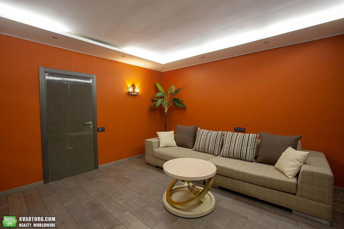 Rent out 5-room apartment. Киев, Деловая — photo 9