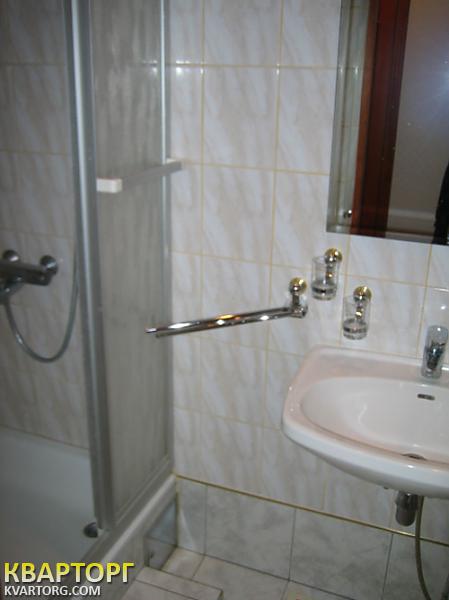 Rent out 3-room apartment. Киев, Питерская — photo 7