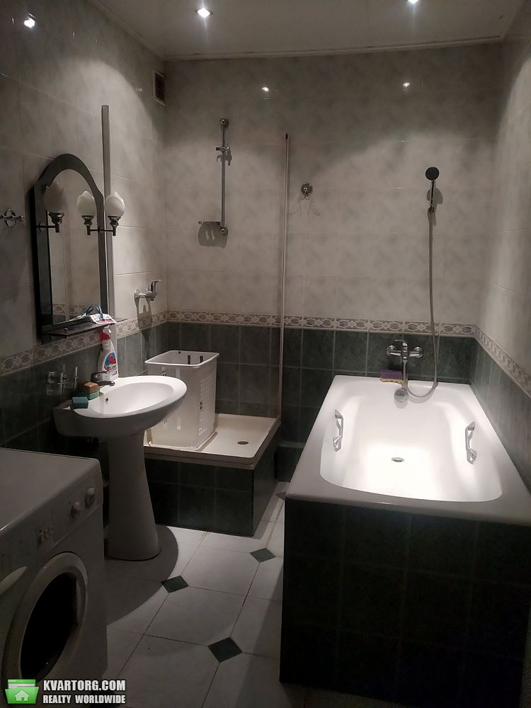Rent out 2-room apartment. Киев,  Бажана — photo 5