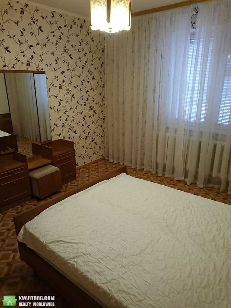 Rent out 2-room apartment. Киев,  Вишняковская — photo 4