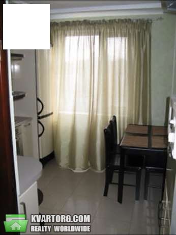 Rent out 2-room apartment. Киев,  Героев Днепра — photo 2