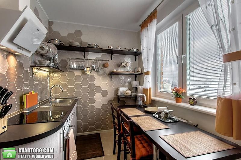 Rent out 1-room apartment. Харьков, Красношкольная набережная — photo 7