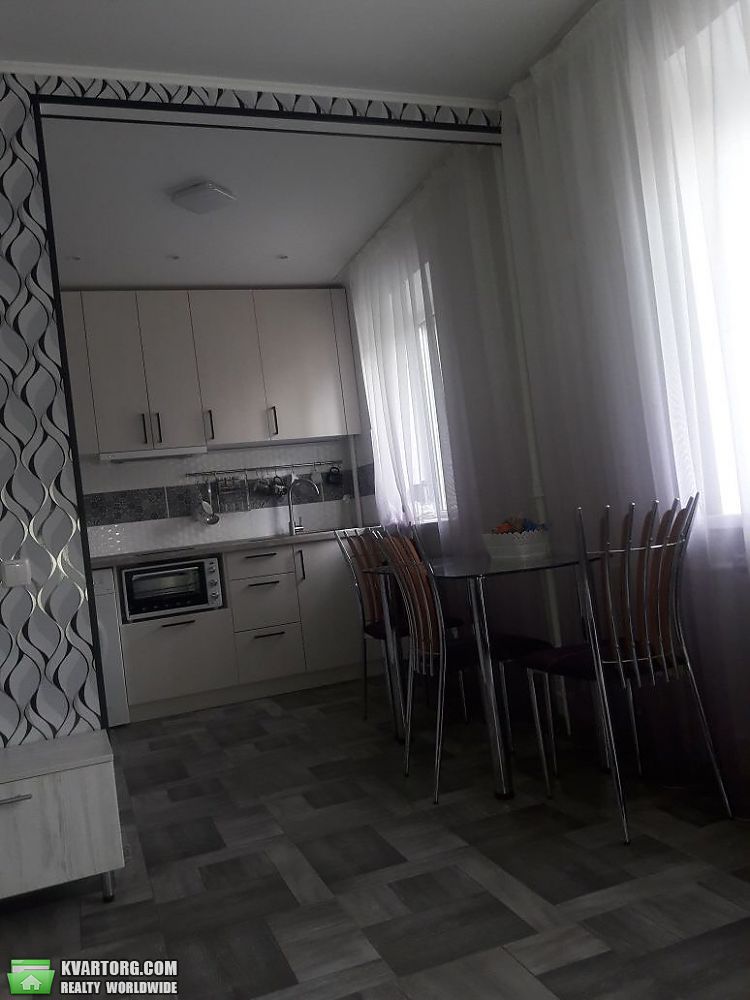 Rent out 2-room apartment. Киев,  Голосеевская — photo 4