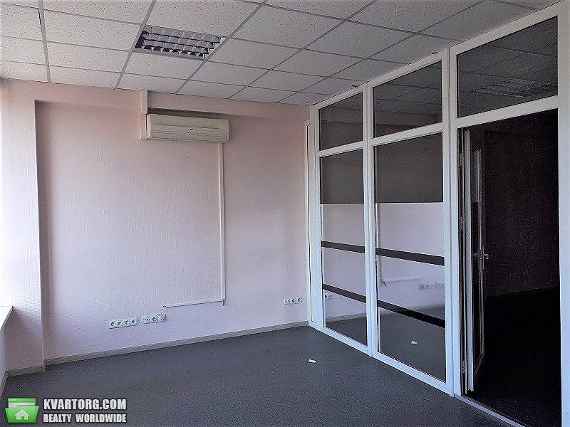 Rent out office. Киев, Соборности — photo 5