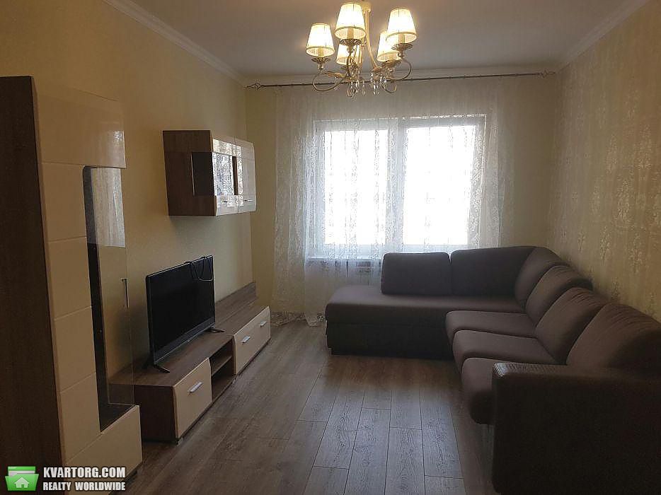 Rent out 3-room apartment. Киев,  Трутенко — photo 1