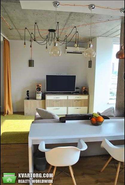 Rent out 1-room apartment. Киев, Практичная — photo 1