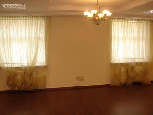 Rent out office. Киев, Михайловский пер. — photo 1