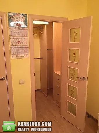 Rent out 2-room apartment. Киев,  Жмеринская — photo 1