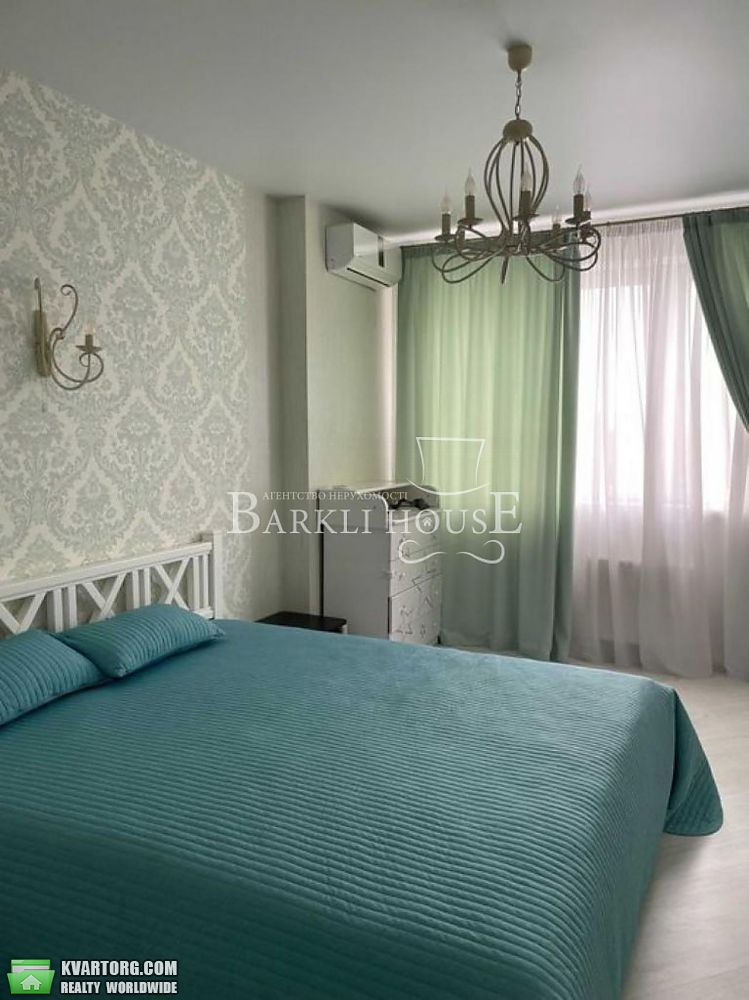 Rent out 3-room apartment. Киев,  Моторный пер — photo 4