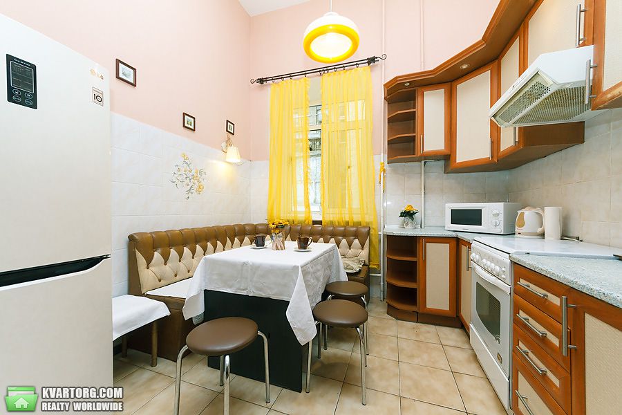 Rent out 4-room apartment. Киев,  Костельная — photo 9