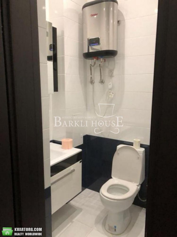 Rent out 3-room apartment. Киев,  Черновола — photo 4
