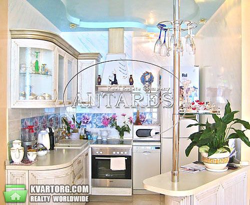 Rent out 3-room apartment. Киев, Жилянская — photo 2