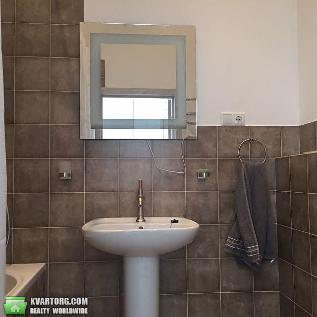 Rent out 1-room apartment. Киев,  Жилянская — photo 5
