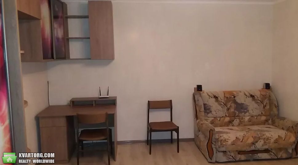 Rent out 1-room apartment. Киев,  Днепровская наб — photo 2
