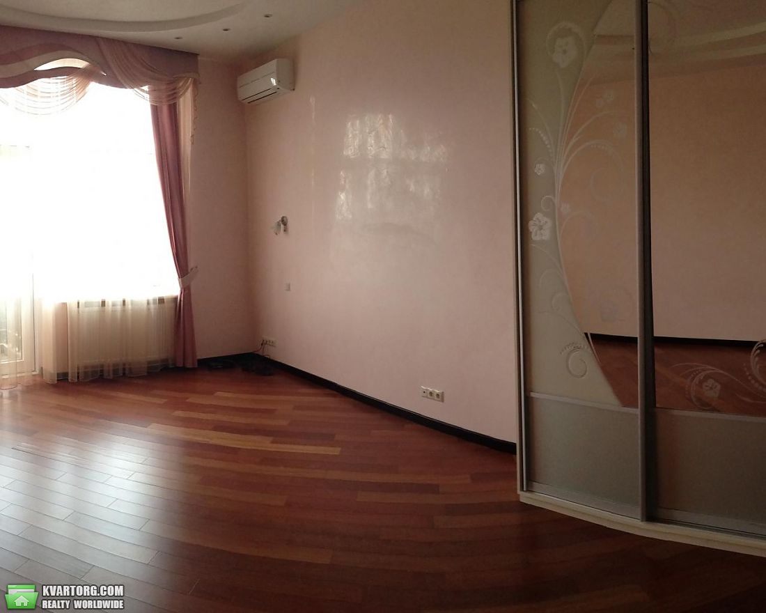 Rent out 4-room apartment. Киев,  Леси Украинки бул — photo 8