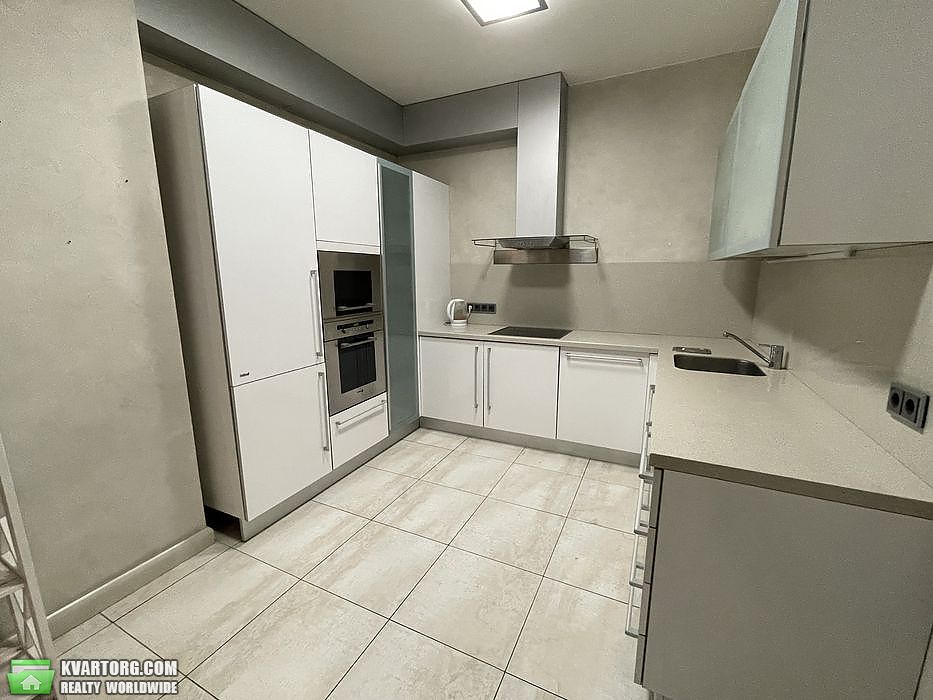 Rent out 3-room apartment. Киев,  Жилянская — photo 6