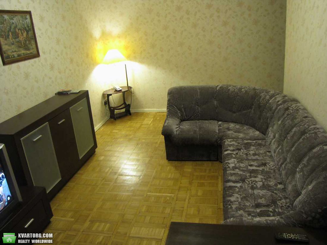 Rent out 2-room apartment. Киев,  Федорова — photo 3