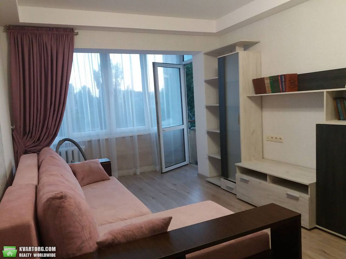 Rent out 2-room apartment. Киев,  Политехническая — photo 2
