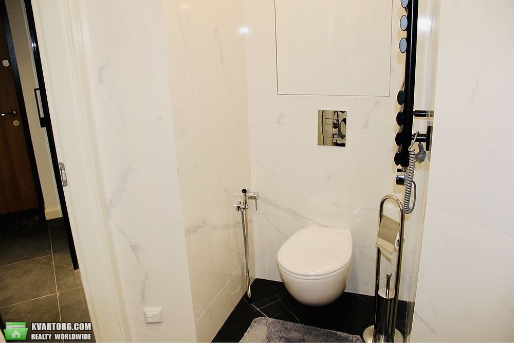 Rent out 3-room apartment. Киев,  Липковского — photo 9
