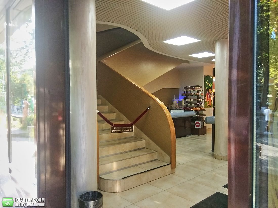 Rent out shop. Киев,  Мазепы — photo 4