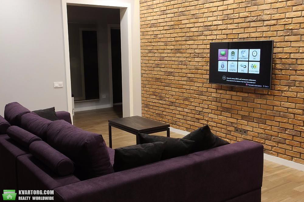 Rent out 2-room apartment. Киев,  Щорса — photo 3