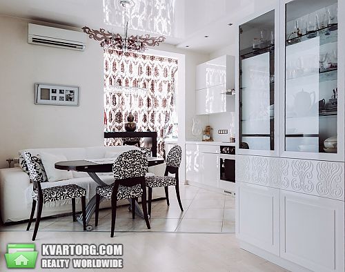 Sell 2-room apartment. Киев, Щорса — photo 1