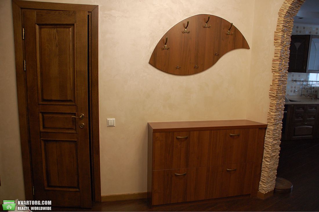 Rent out 4-room apartment. Киев,  Срибнокильская — photo 6