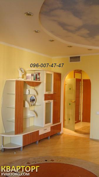 Rent out 2-room apartment. Киев,  Жилянская — photo 4