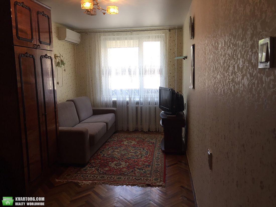 продам 2-комнатную квартиру Одесса, ул.Бочарова 52