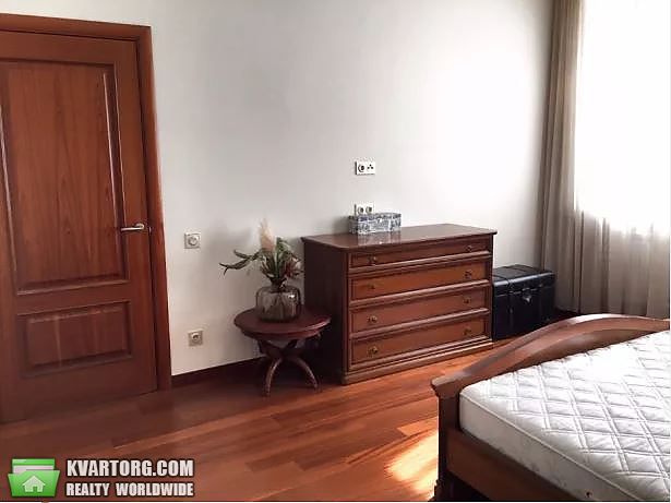 Rent out 2-room apartment. Киев,  Жилянская — photo 6