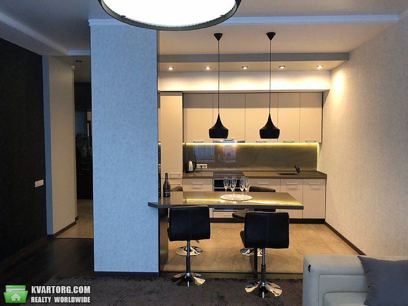 Rent out 3-room apartment. Киев, Драгомирова ул. — photo 1