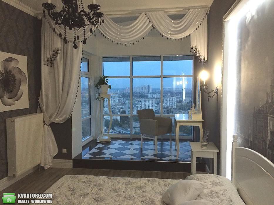 Rent out 3-room apartment. Киев,  Днепровская наб — photo 2