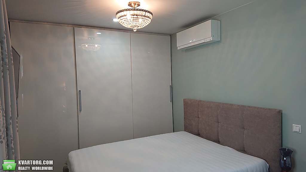 Rent out 2-room apartment. Киев,  Франко — photo 1