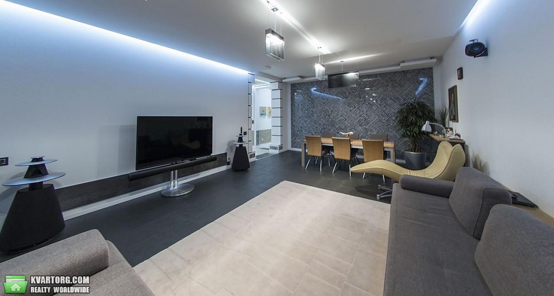 Rent out 4-room apartment. Киев,  Старонаводницкая — photo 1