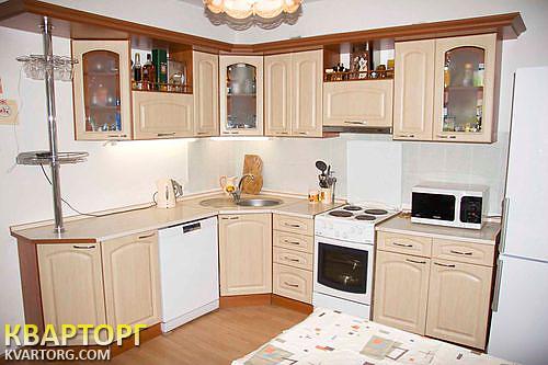 Rent out 2-room apartment. Киев, Подгорная — photo 1