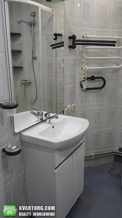 Rent out 3-room apartment. Киев, Стратегическое шоссе — photo 2